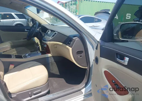 2013 Hyundai Genesis 3.8 z USA, uszkodzony, nr VIN KMHGC4DD5DU237247